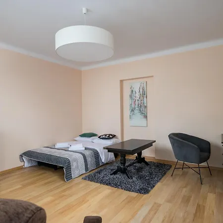 Wlochy 3-bedroom Apartment Warschau