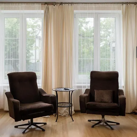 Wlochy 3-bedroom Apartment Warschau
