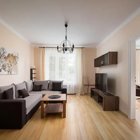 Wlochy 3-bedroom Apartment