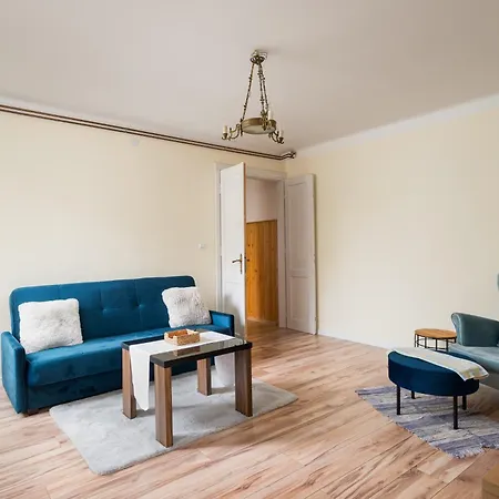 Wlochy 3-bedroom Apartment *