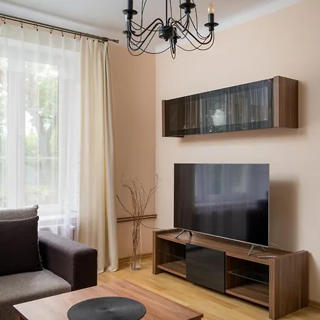 Wlochy 3-bedroom Apartment