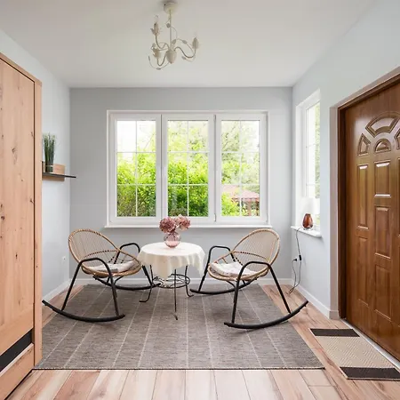 Wlochy 3-bedroom Apartment